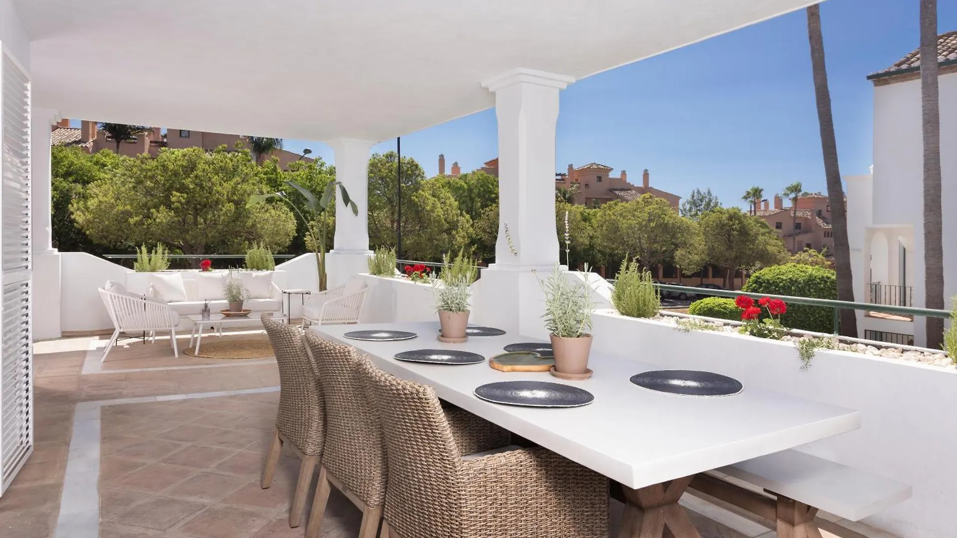 3 Bedroom 3 Bathroom Beachside Apartment Estepona